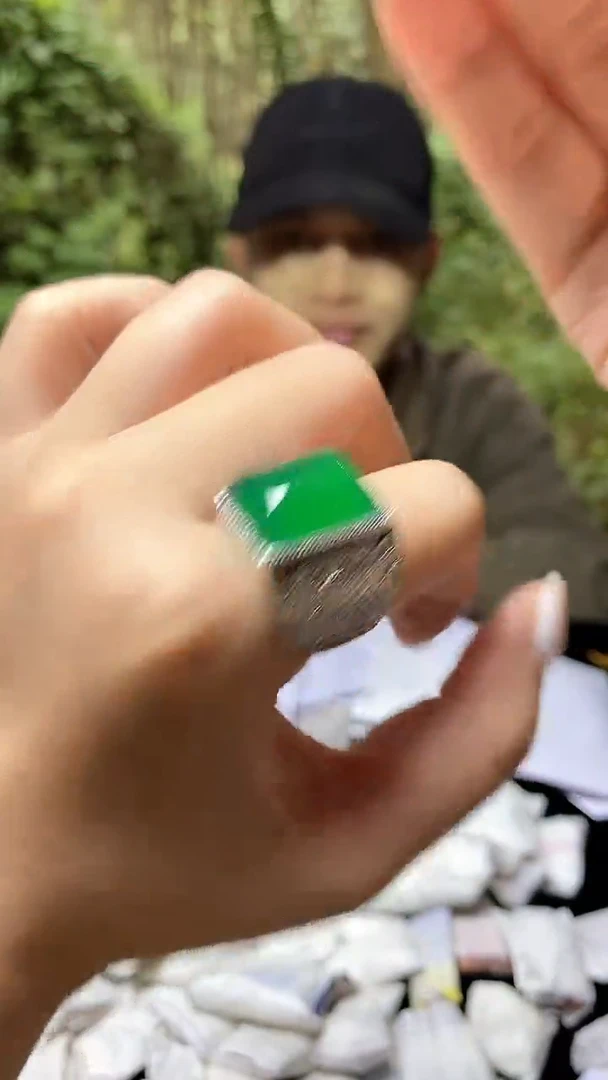 满色吊坠  所见即所得！