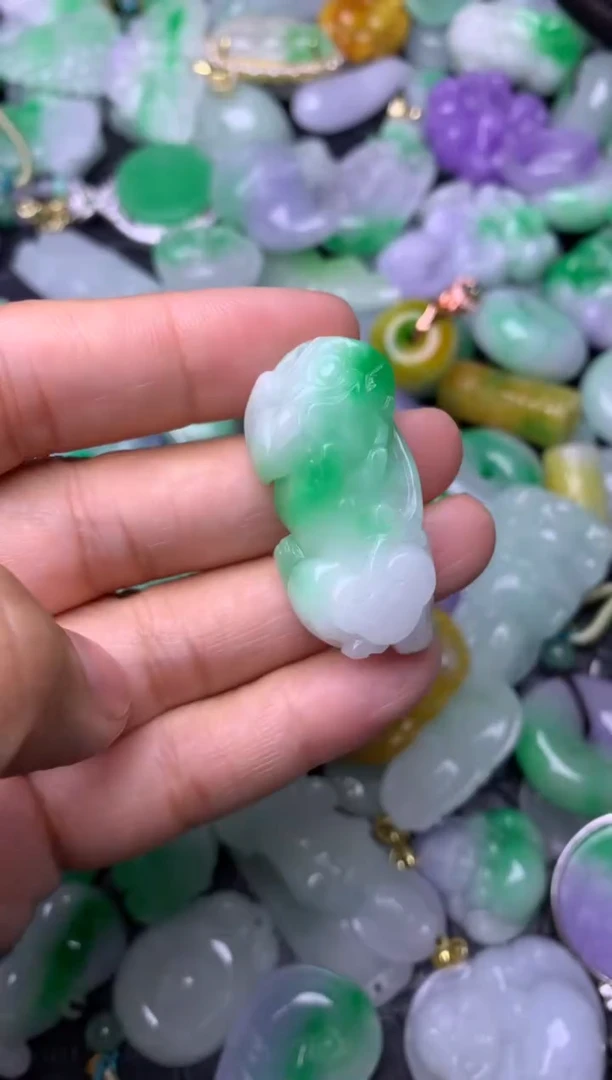 颈饰未镶嵌翡翠缅甸翡翠吊坠