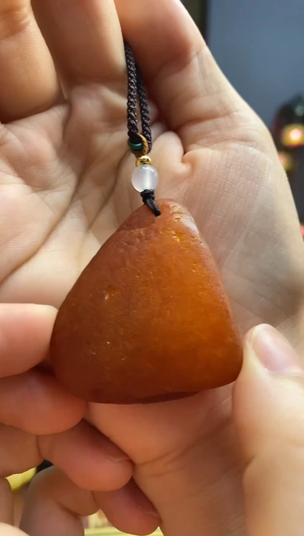 未镶嵌颈饰琥珀吊坠 小纹