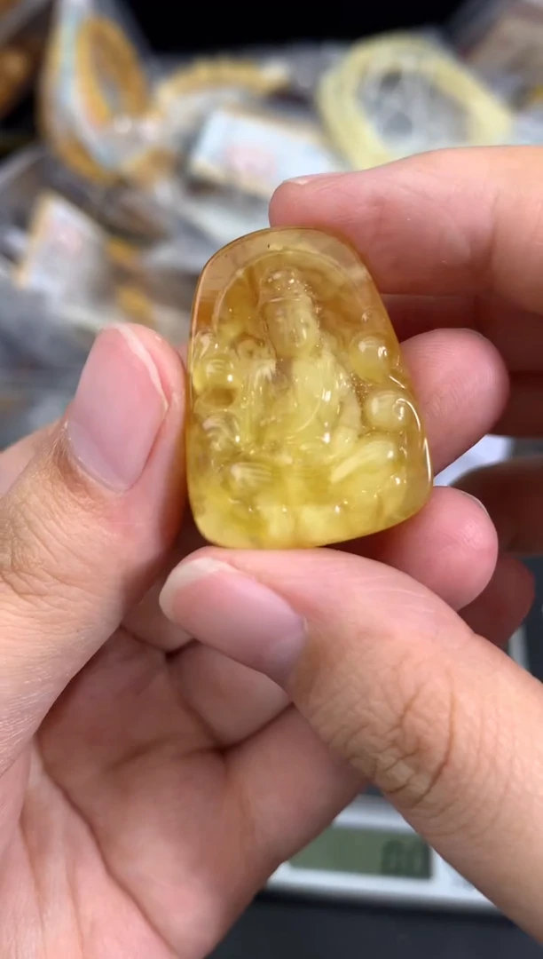 蜜蜡未镶嵌珠宝奇石40