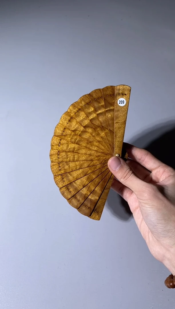 【闪购商品】金丝楠木雕209号10cm金丝楠迷你扇
