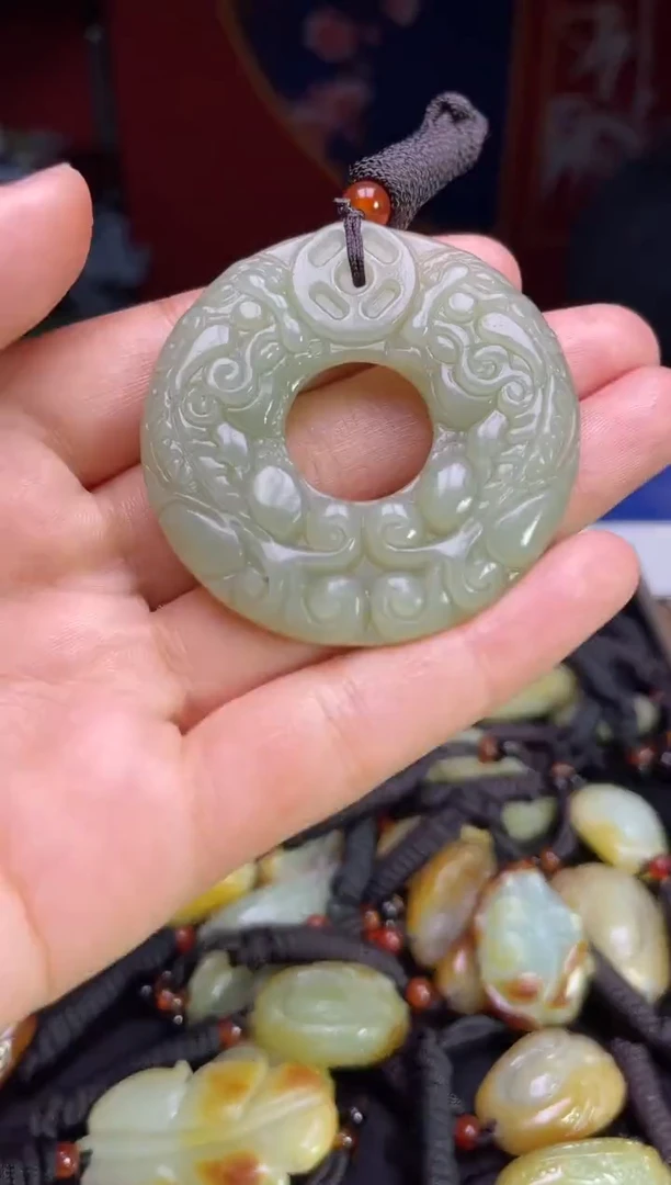 颈饰未镶嵌和田玉3