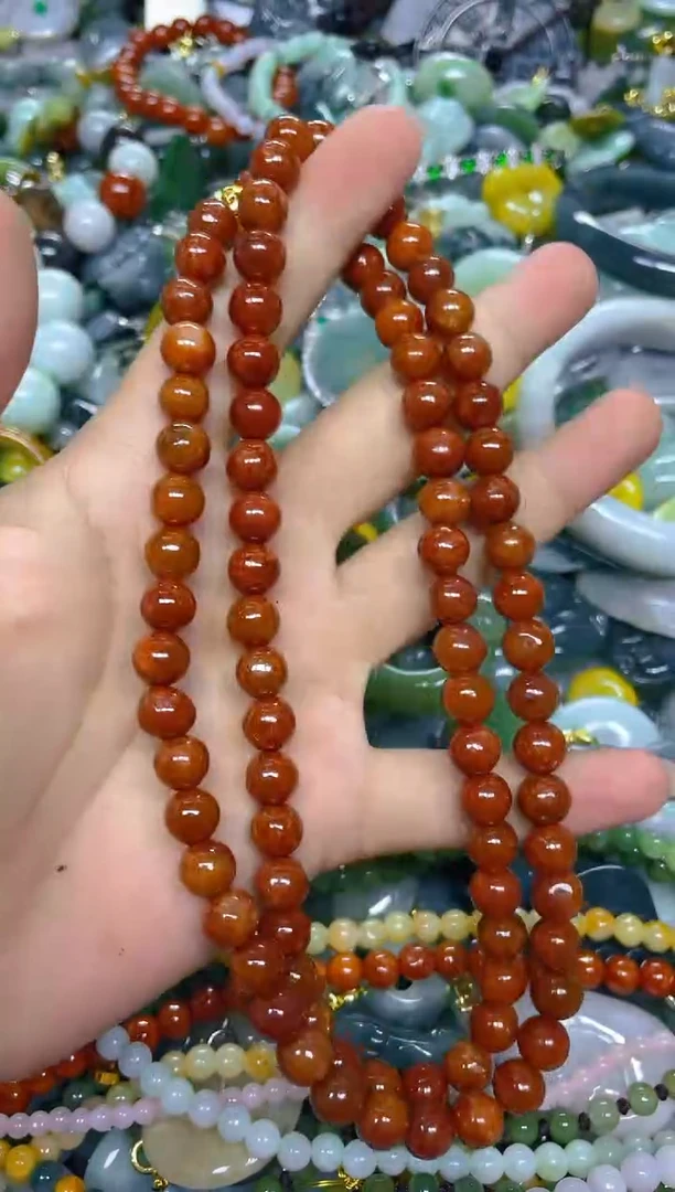 颈饰未镶嵌翡翠8MM/ S /翡翠A货，一件也是批发价