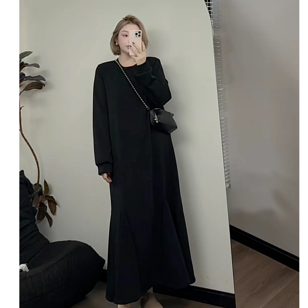 【瘦瘦】耀黑女王-秋冬大码圆领鱼尾正肩加绒显瘦打底连衣裙S01096