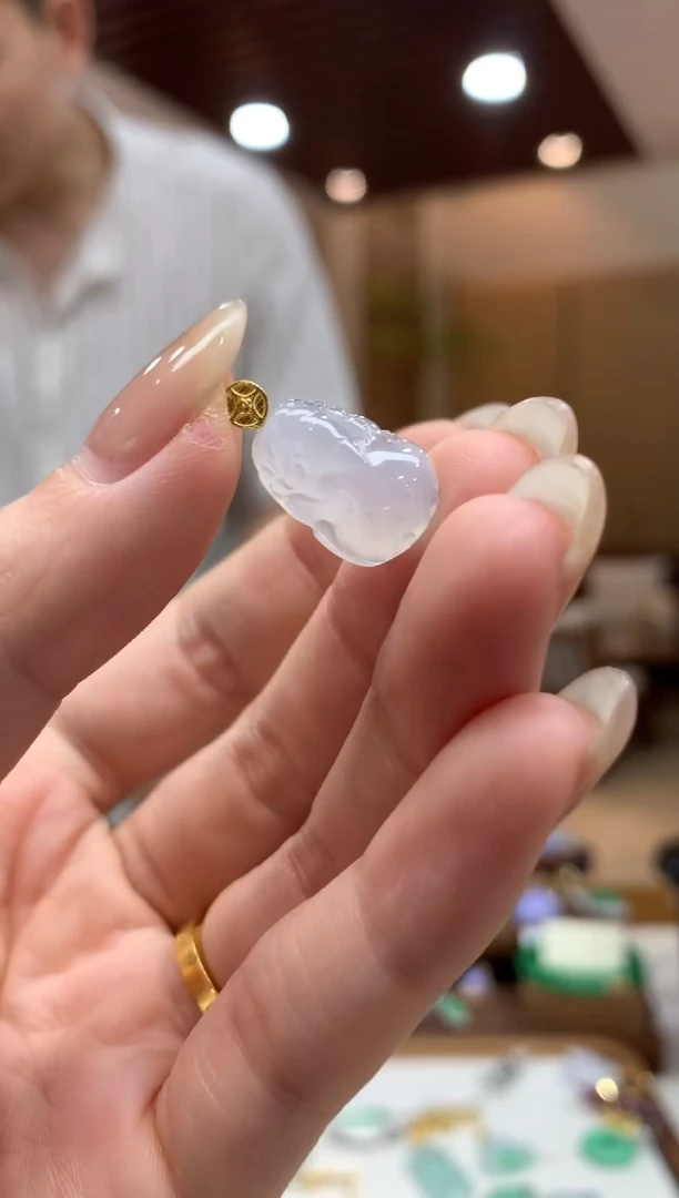 翡翠18K金镶嵌吊坠(不含链)貔貅