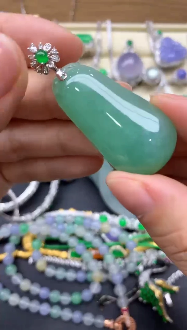 翡翠18K金镶嵌颈饰429-中国好珍宝