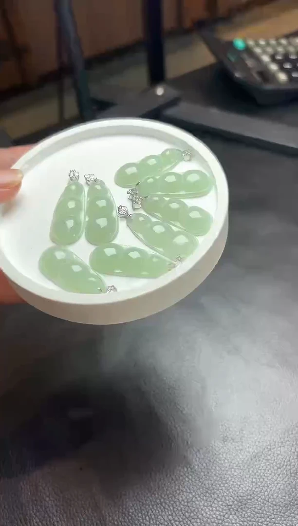 【闪购商品】翡翠颈饰18K金镶嵌YM1130-1豆子多样性发一