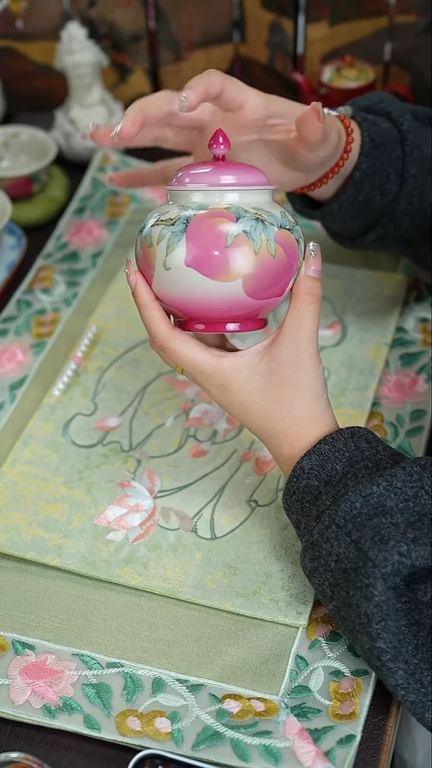 雅圣景德镇手工手绘桃子茶叶罐