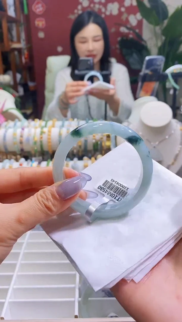 【闪购商品】翡翠手镯未镶嵌141/56.2/11.3*7.5