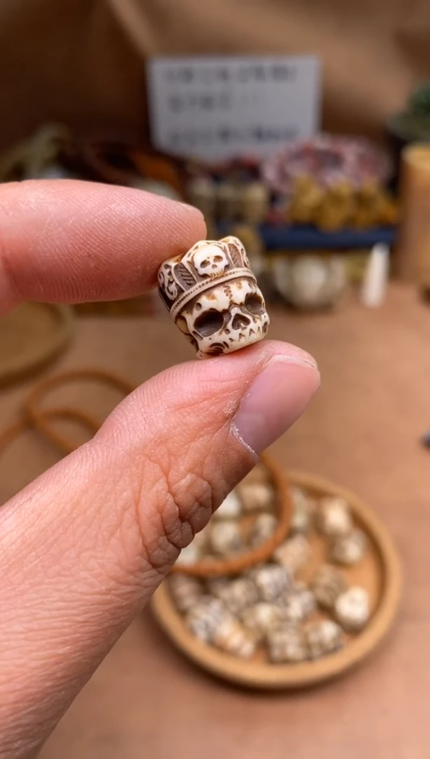 【闪购商品】牛骨其他P175-尸驼林主-有棕裂