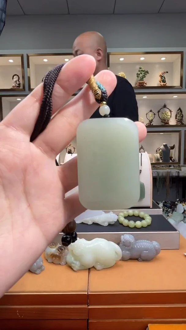 颈饰未镶嵌和田玉苏