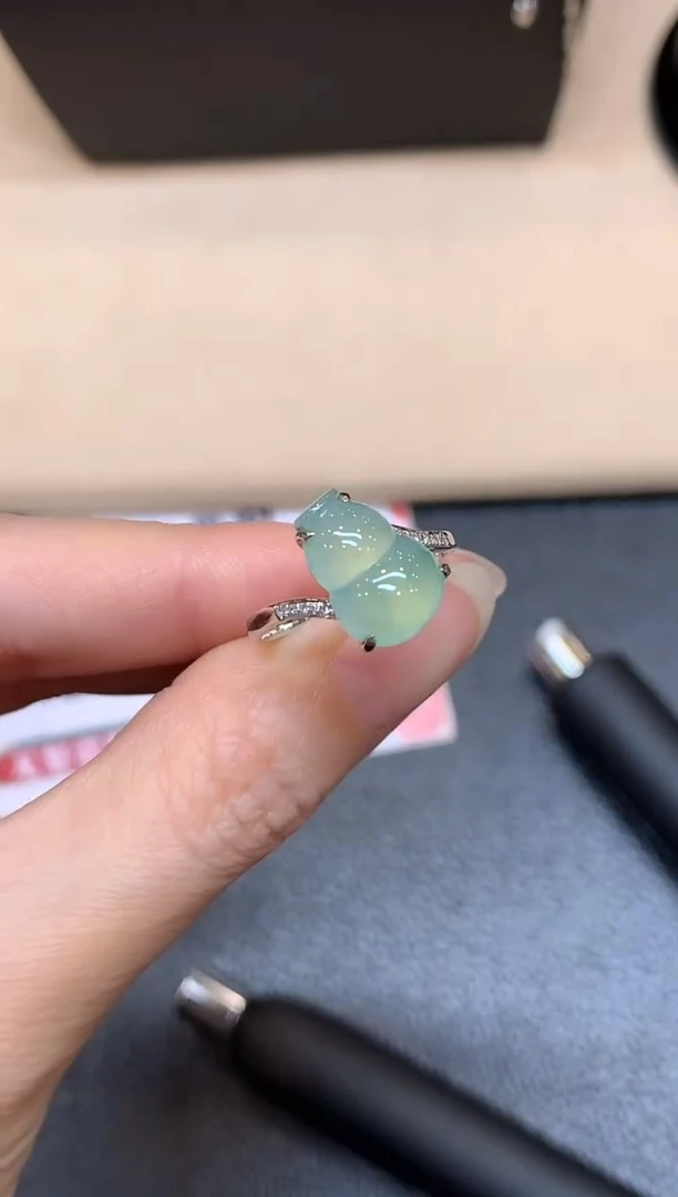 18K金镶嵌戒指翡翠11【无鉴赏期】葫芦【无服务费