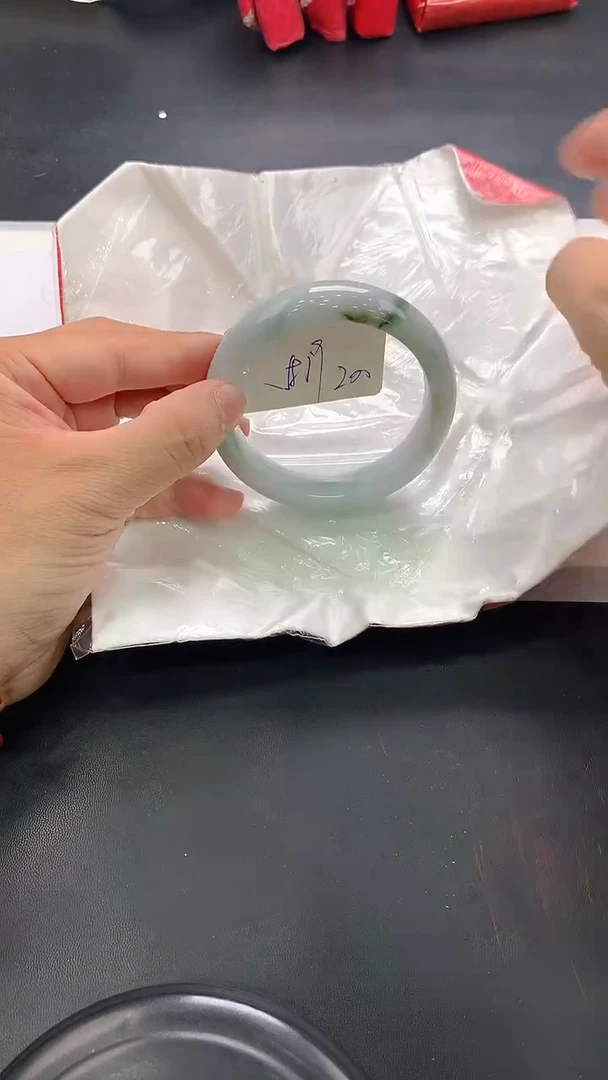 翡翠手镯未镶嵌102