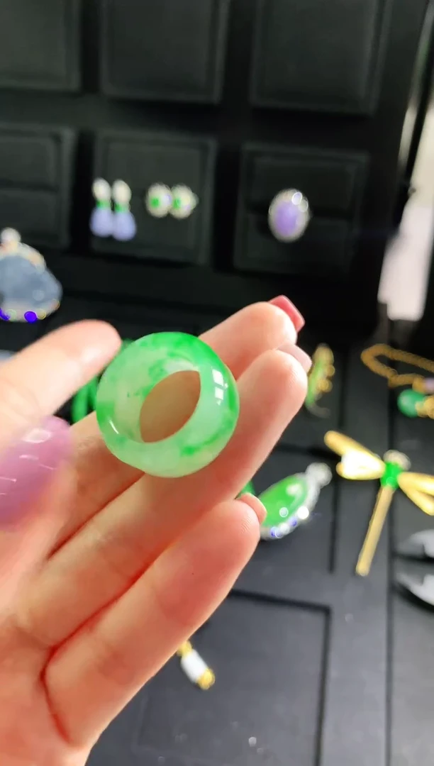 【闪购商品】翡翠颈饰未镶嵌吊坠