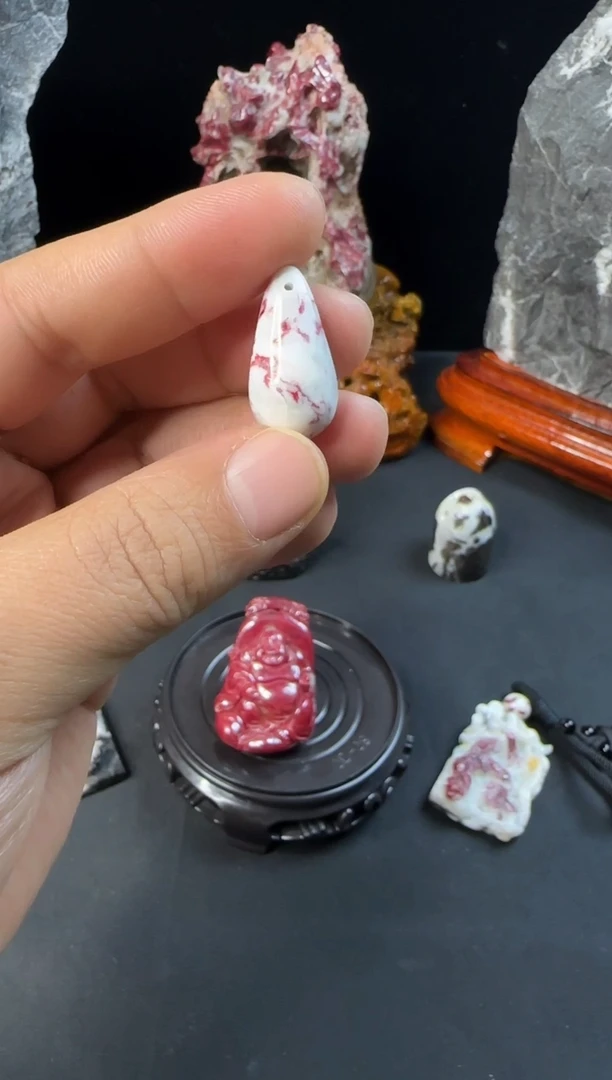 天然辰砂天然朱砂晶体原石吊坠挂件