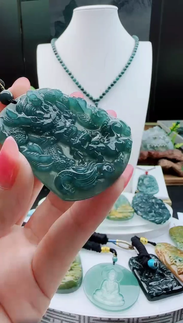 【闪购商品】翡翠颈饰未镶嵌多样性随机一件发货