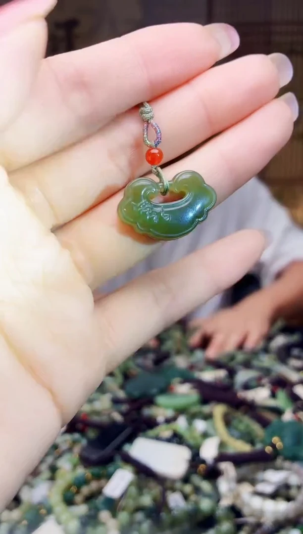 颈饰未镶嵌和田玉多样性发货，拍一发一