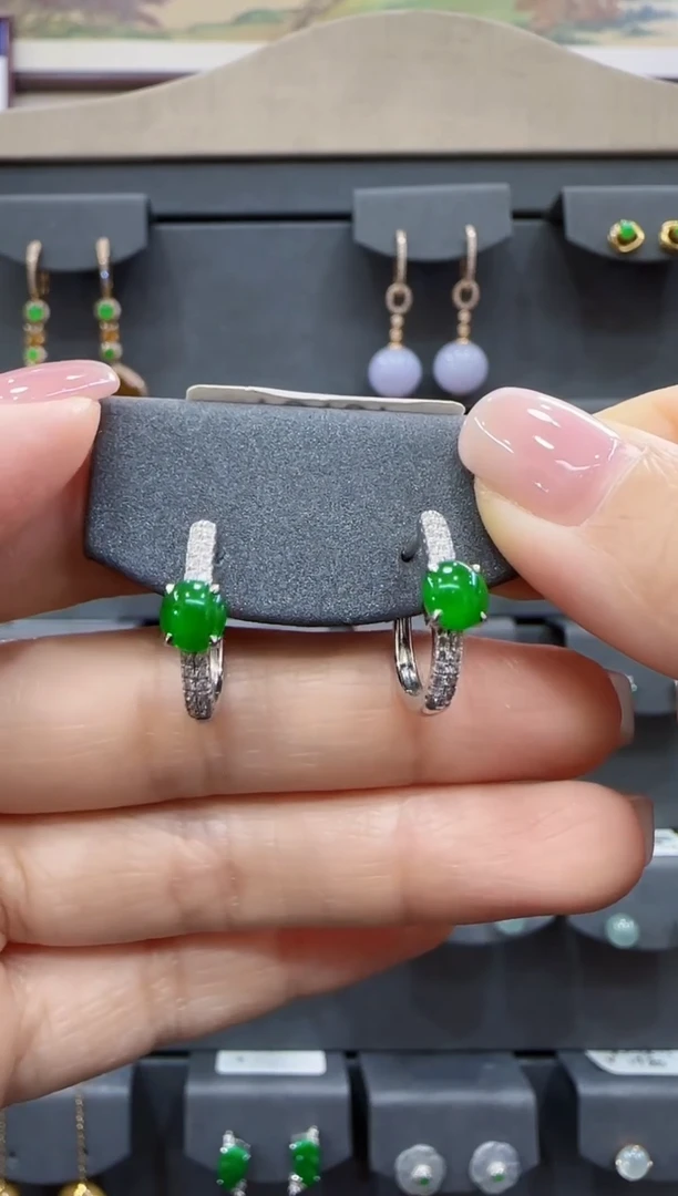 18K金镶嵌翡翠耳饰Y0197蛋面耳包