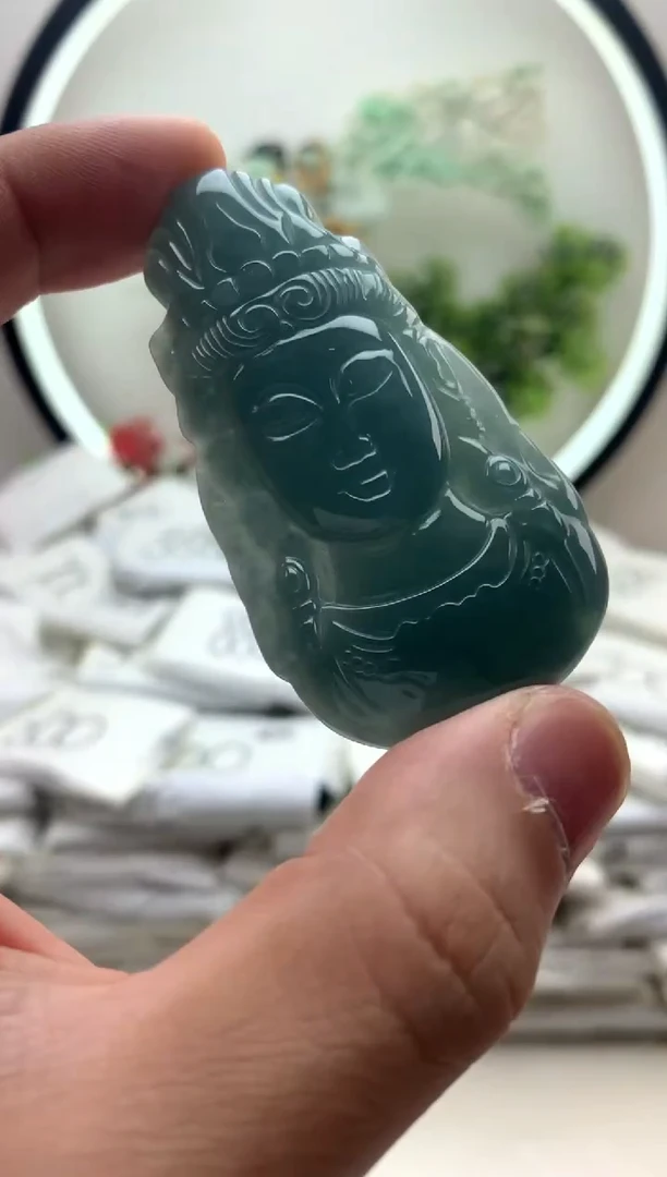 颈饰未镶嵌翡翠观音首