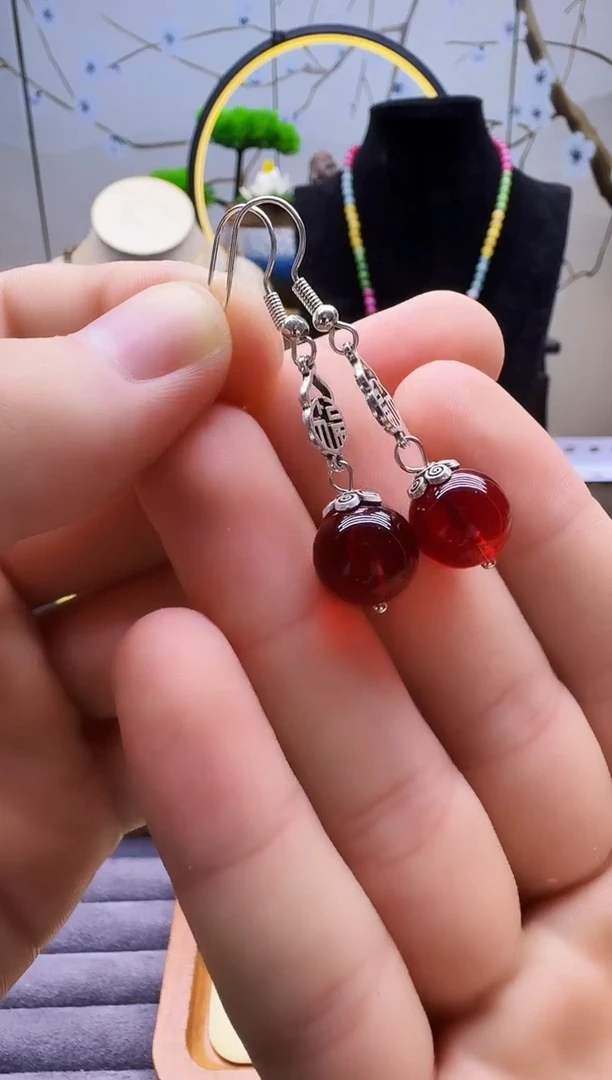 银S925镶嵌血珀耳饰E17