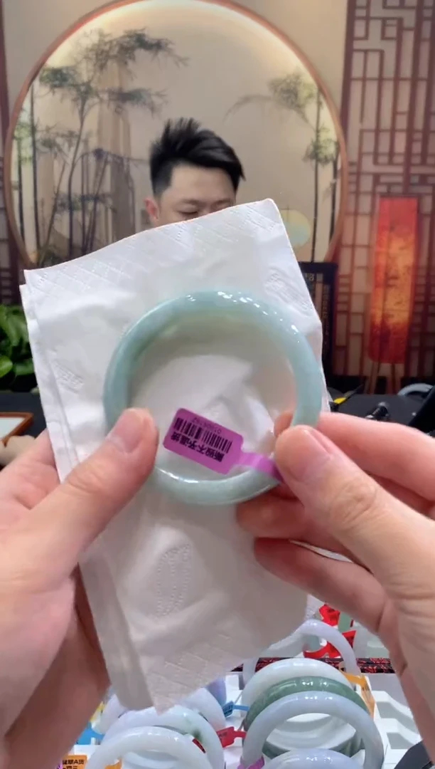 未镶嵌手镯翡翠000051637