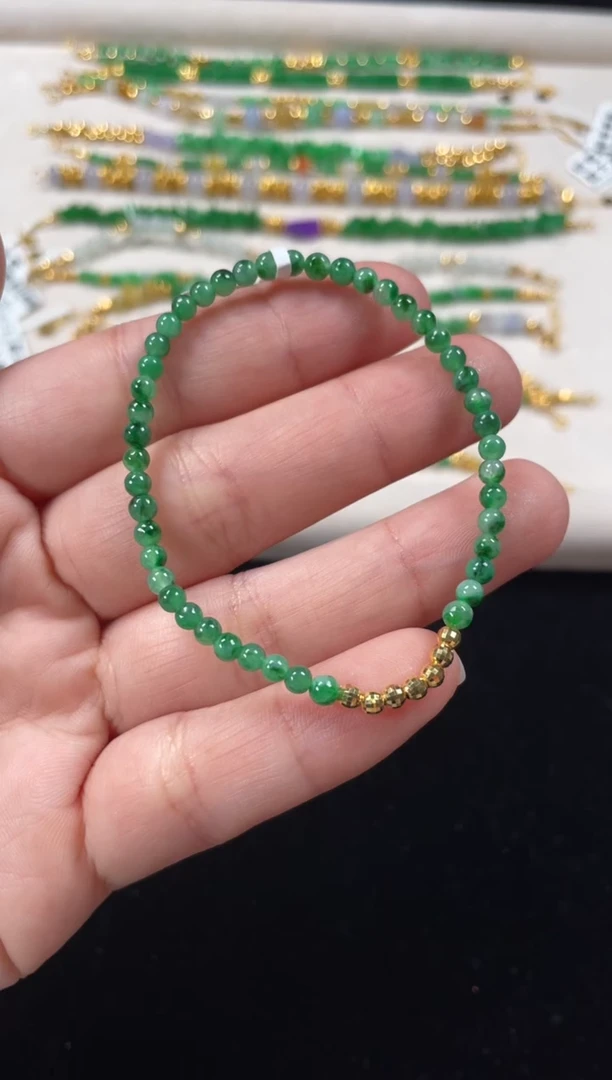 18K金镶嵌手串翡翠一条  P231