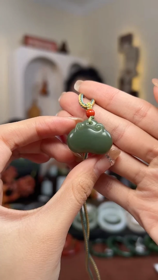 【闪购商品】和田玉颈饰未镶嵌26*20*10 锁