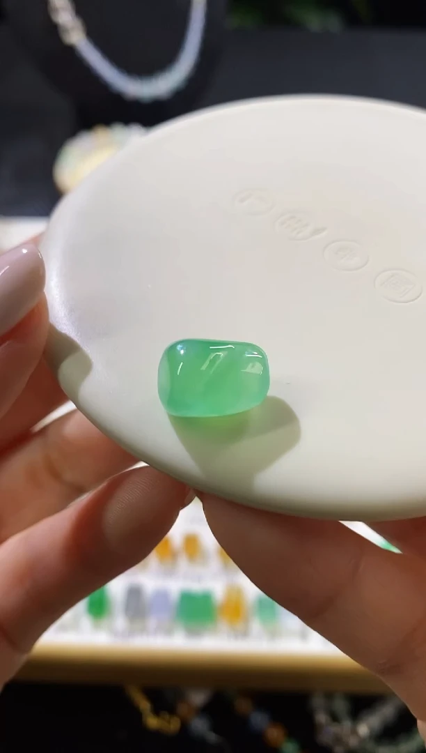 未镶嵌挂件翡翠随型