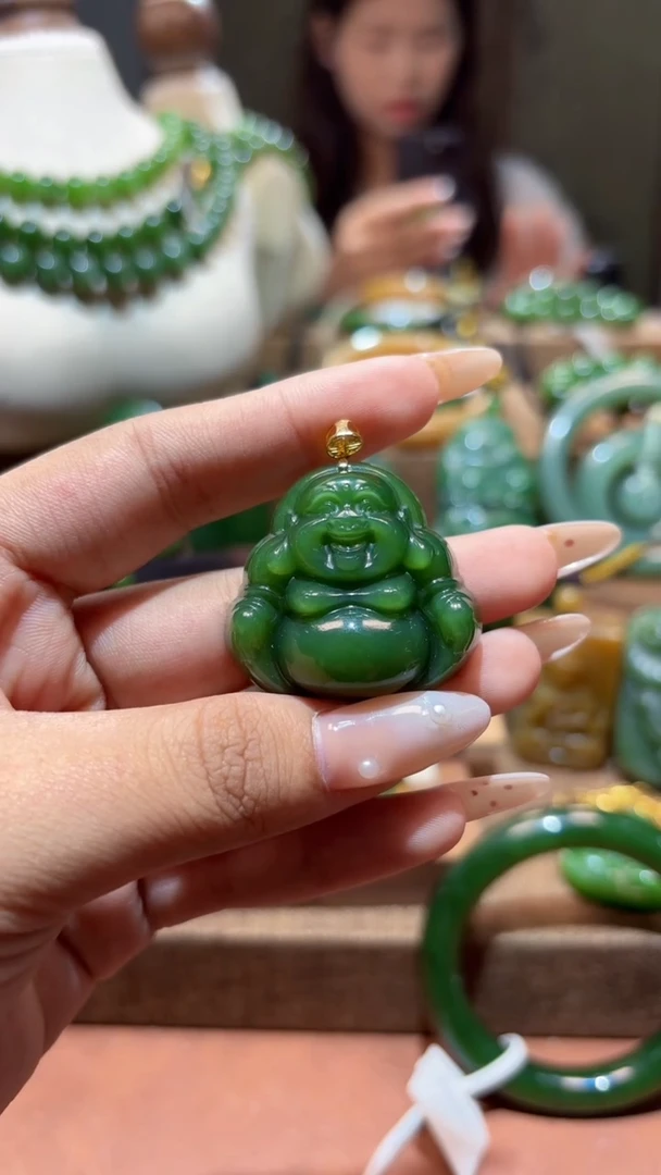 和田玉（碧玉）18K金镶嵌颈饰1