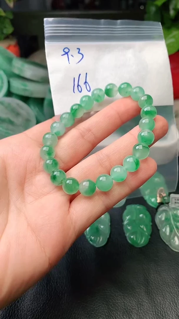 定制石英质玉（非洲翠）手串9.3mm