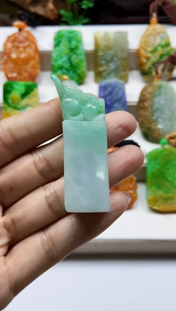 颈饰未镶嵌翡翠翡翠A货