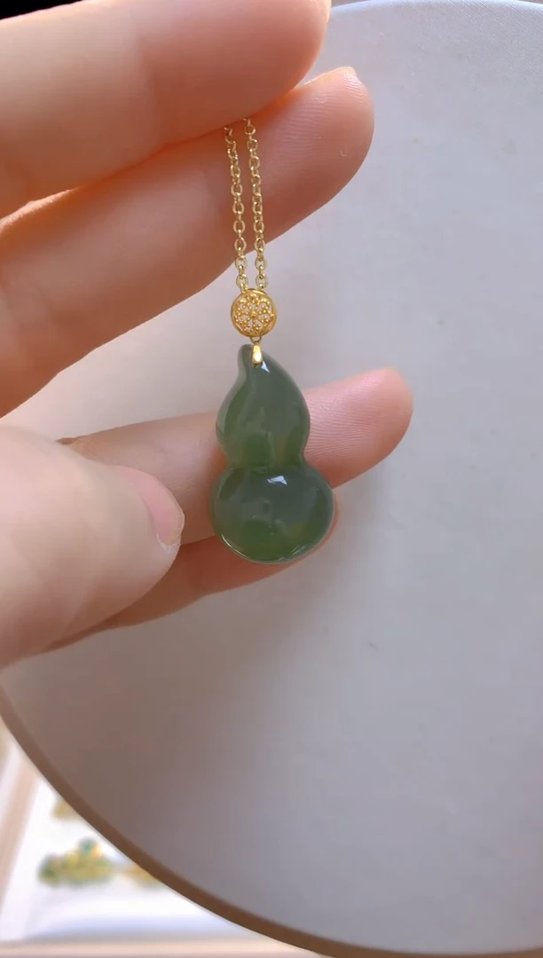 和田玉18K金镶嵌吊坠(赠链)立体葫芦
