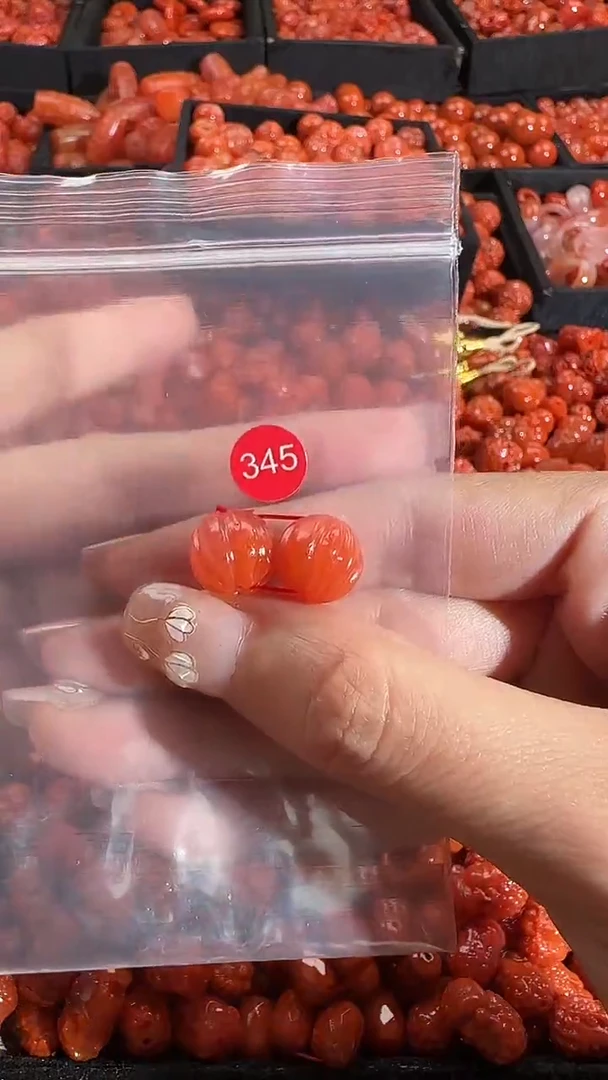 颈饰未镶嵌南红玛瑙1