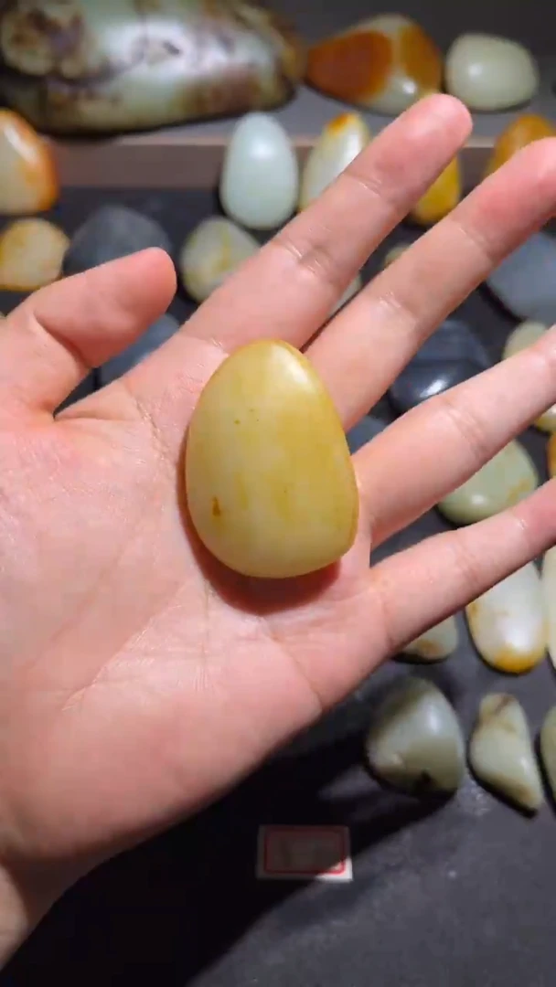和田玉未镶嵌颈饰顾**尘和田玉