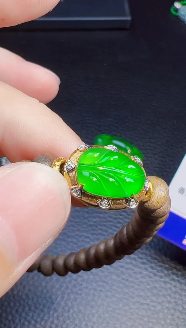 18K金镶嵌手链翡翠青**水翡翠