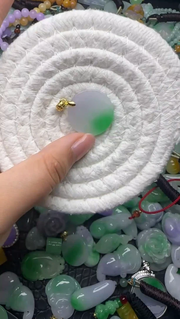 颈饰未镶嵌翡翠缅甸翡翠吊坠