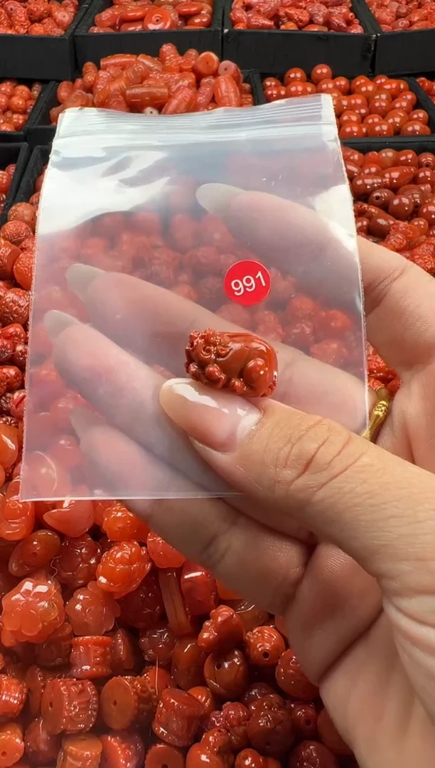 颈饰未镶嵌南红玛瑙1