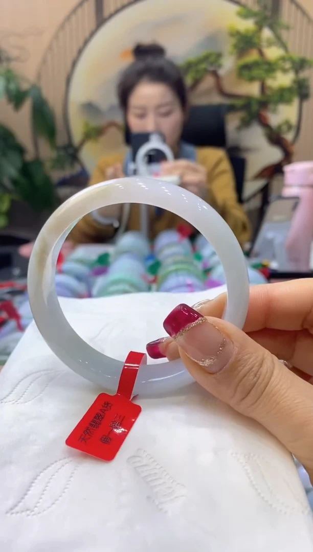 【闪购商品】翡翠手镯未镶嵌99904939
