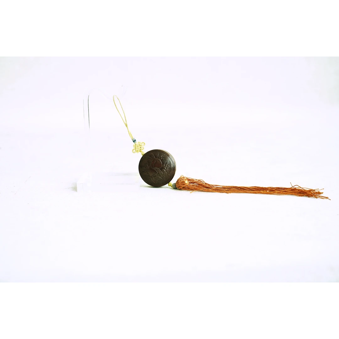 文华开物第142期拍品  2 清 漆器佛手寿桃挂件