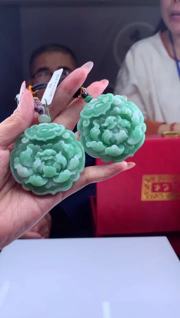 【闪购商品】定制翡翠未镶嵌挂件发货（拍一发一）