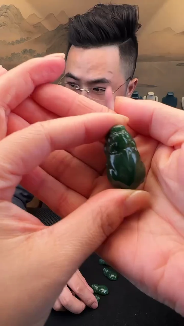 颈饰未镶嵌和田玉貔貅