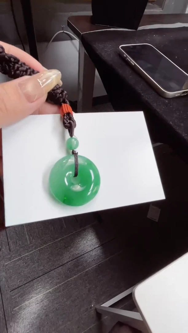 吊坠(赠链)未镶嵌石英质玉（非洲翠）20.261平安扣