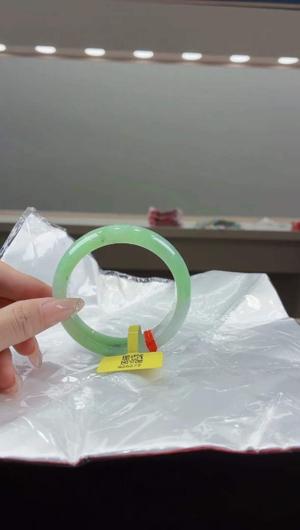 未镶嵌手镯翡翠10
