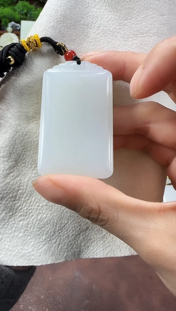 吊坠(赠链)未镶嵌和田玉HL56无事牌多样性发货发其一