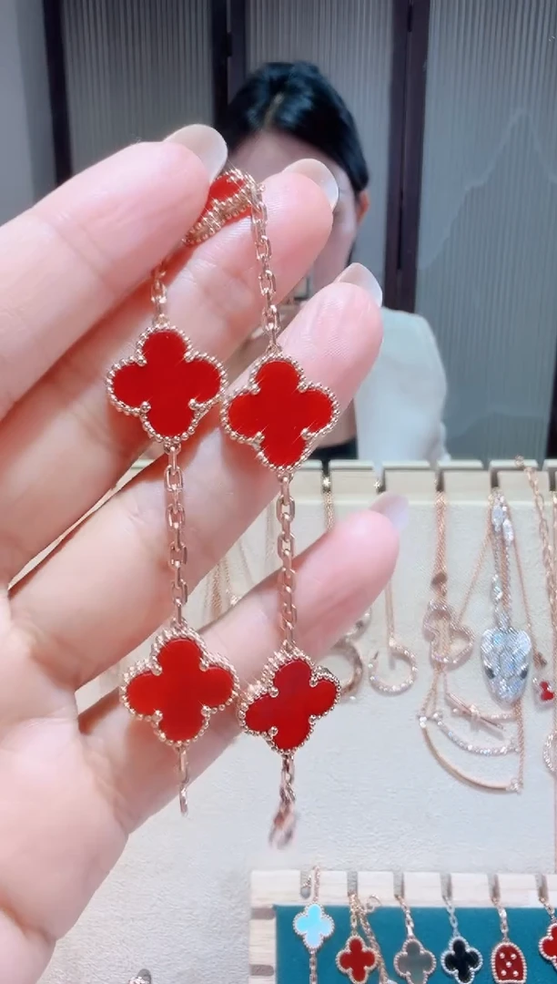 18K金镶嵌手链玛瑙/玉髓手链
