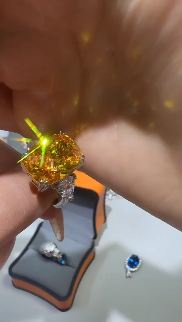 18K金镶嵌戒指/指环钻石1