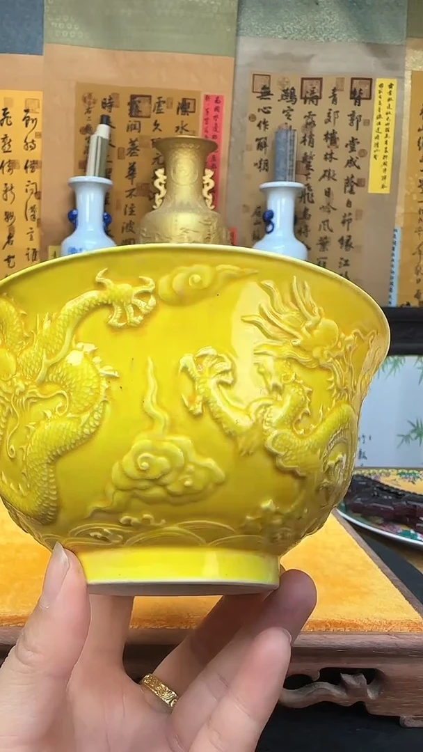 【闪购商品】瓶景德镇陶瓷客厅摆件浮雕黄釉