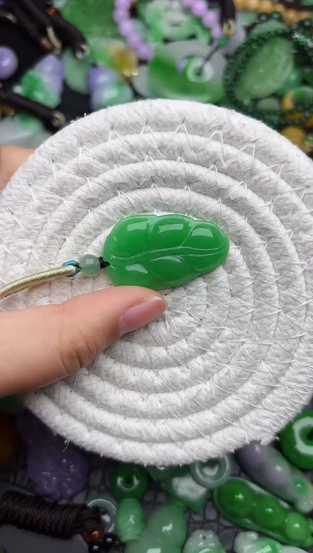 颈饰未镶嵌翡翠缅甸翡翠吊坠