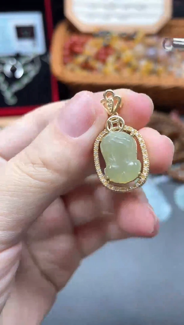 吊坠(赠链)未镶嵌和田玉多样性发货拍一发一