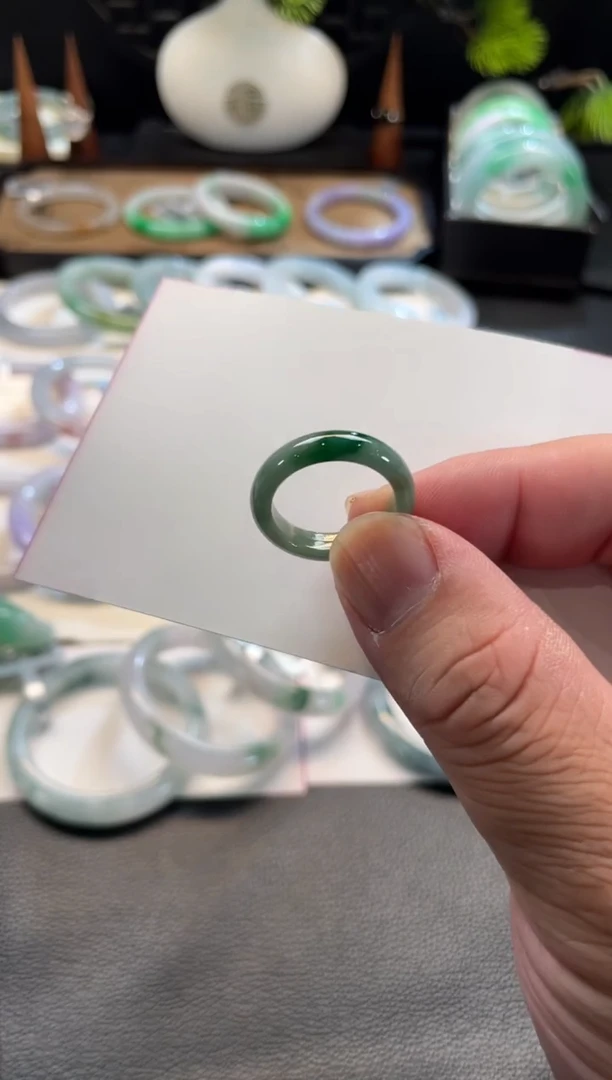 未镶嵌戒指翡翠22号链接 有纹裂